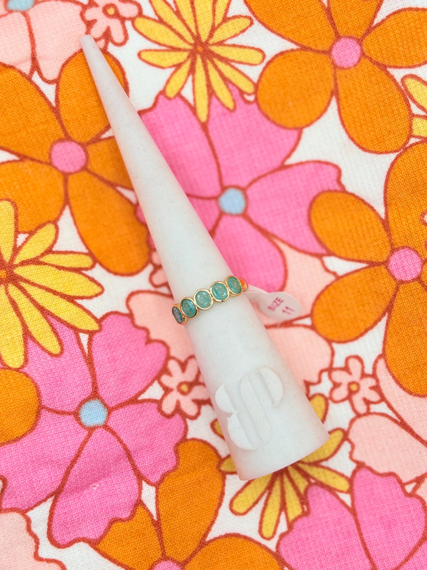 11 - A Line That Waits