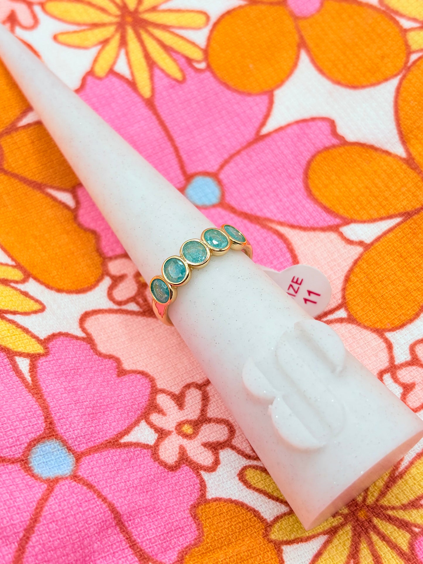 11 - A Line That Waits